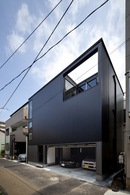 昭島の狭小ガレージハウス 東京 建築面積 約12 1坪 施工例 建築家の住宅をプロデュースするザウス